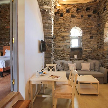Tinos Pigeon House Aparthotel Tzados Kamer foto